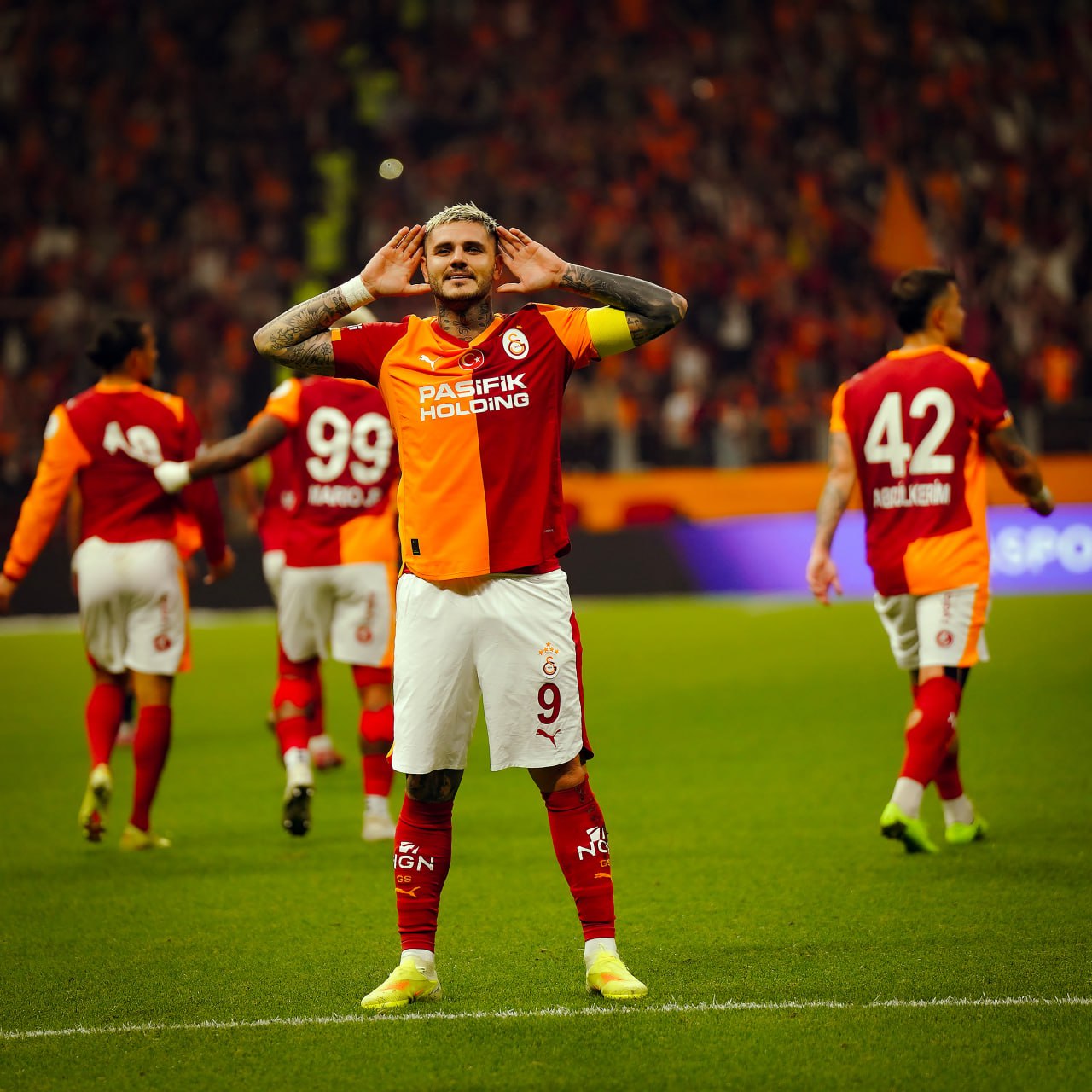 photo_5778582406477581261_y