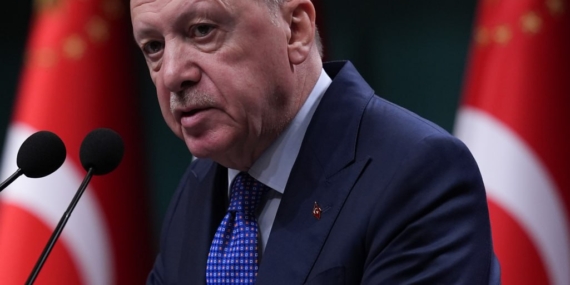 photo_5825953958722210951_y