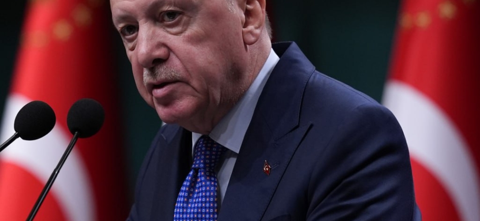 photo_5825953958722210951_y